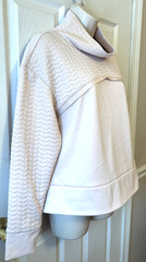 Layer 8 Women’s Quilted Pink Cowl Neck Quick Dry Size M Pullover Sweatshirt