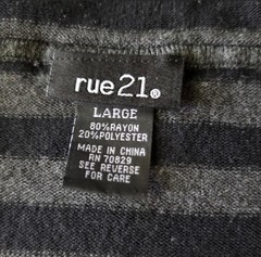 rue21 Women’s Hooded Pullover Hoodie Sweater L Gray Pink Striped Pockets Knit