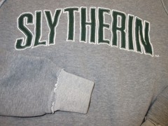 Harry Potter SLYTHERIN Crewneck Sweatshirt w Raw Seam – Sz S – Universal Studios