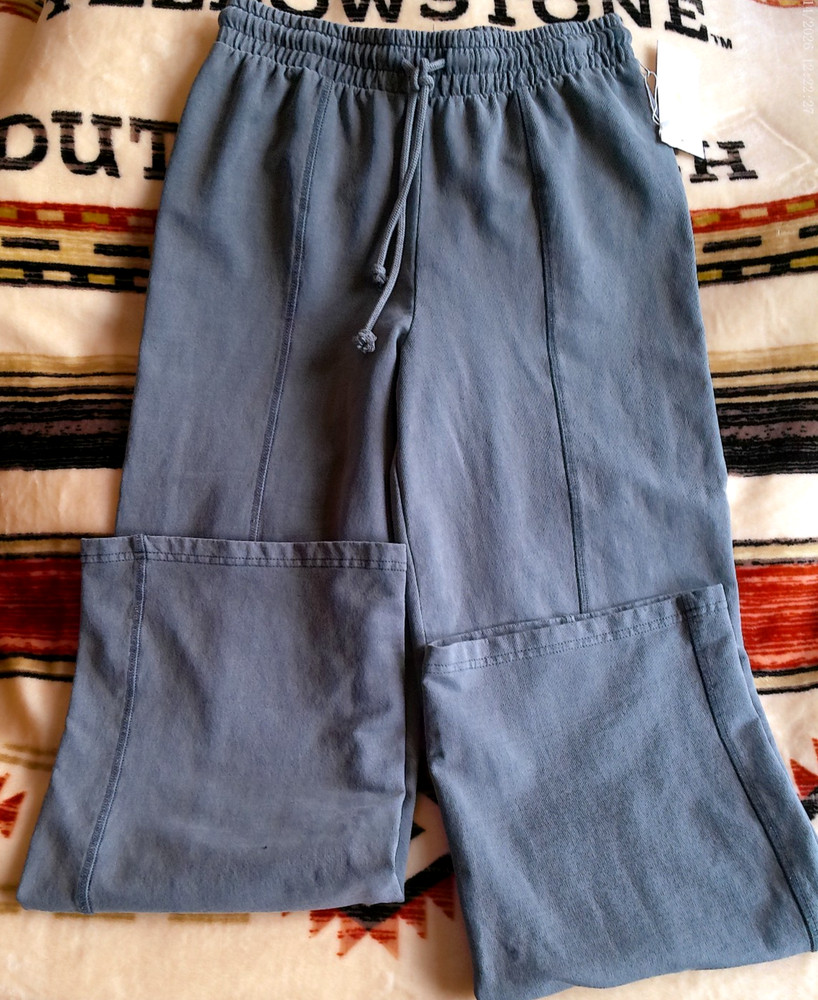 LAZY SUNDAY SIZE S LOUNGE PANTS GRAY NWT DRAWSTRING NO POCKETS SLIMMING SEAMS