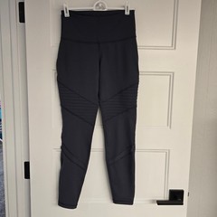 Women’s Old Navy Active “Go-Dry” Gray Cropped Athletic Leggings | Size Small