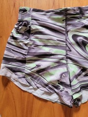 Lululemon Women’s Gray/Green/Black Abstract Shorts Elastic Waist