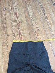 Alo Yoga High Waist Airlift Shorts Size M Black Pull On Biker 7.5″ Inseam Logo