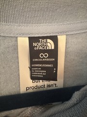 New Size Small The North Face WOMENS HERITAGE PATCH CREW PULLOVER SWEATSHIRT