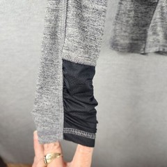 Layer 8 Performance Woman Athletic Pullover Jacket M Gray 1/4 Zip Qwick Dry