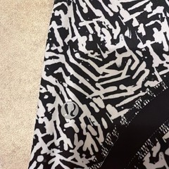 Lululemon Leggings Womens Size 6 Run Inspire II Crop Luxtreme Black White Zebra
