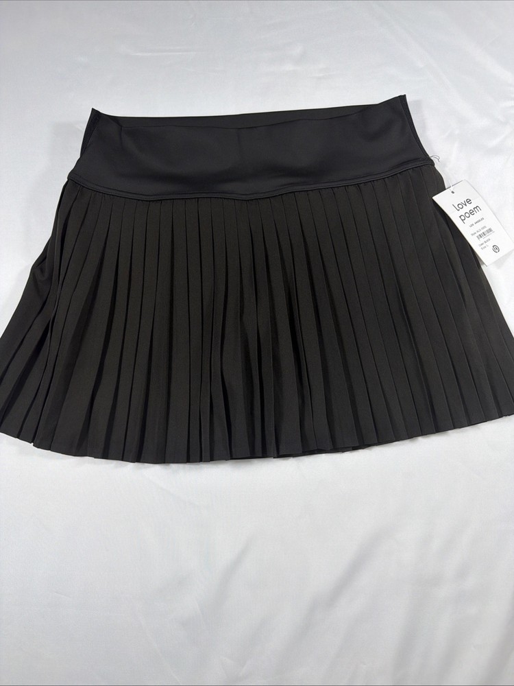 Love poem Los Angeles Black Pleated Skort L Polyester Elastane Moisture Wicking